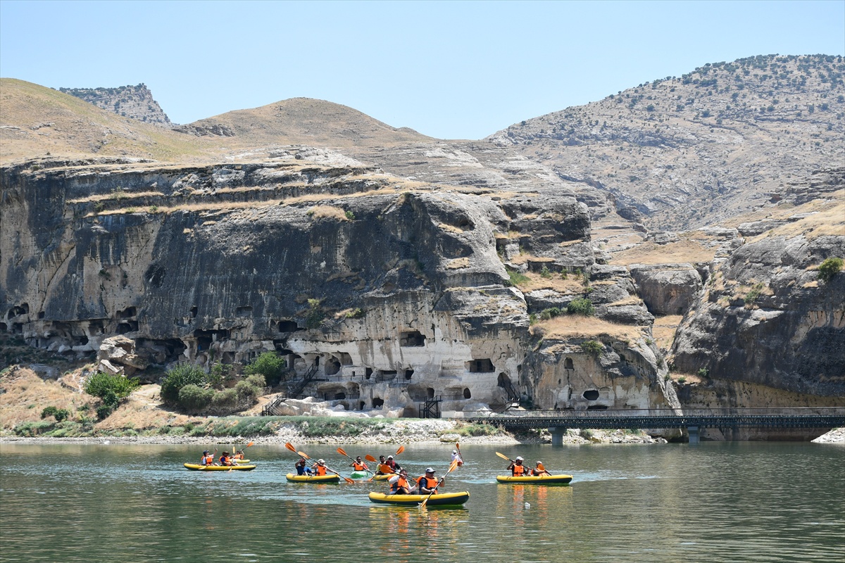 Hasankeyf\'te akademisyenlerden kano ve SUP etkinliği