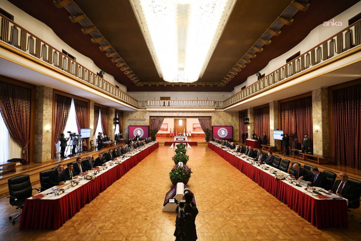 DEM Parti İmralı Heyeti ile AK Parti Grubu arasında çerçeve yasa mesaisi