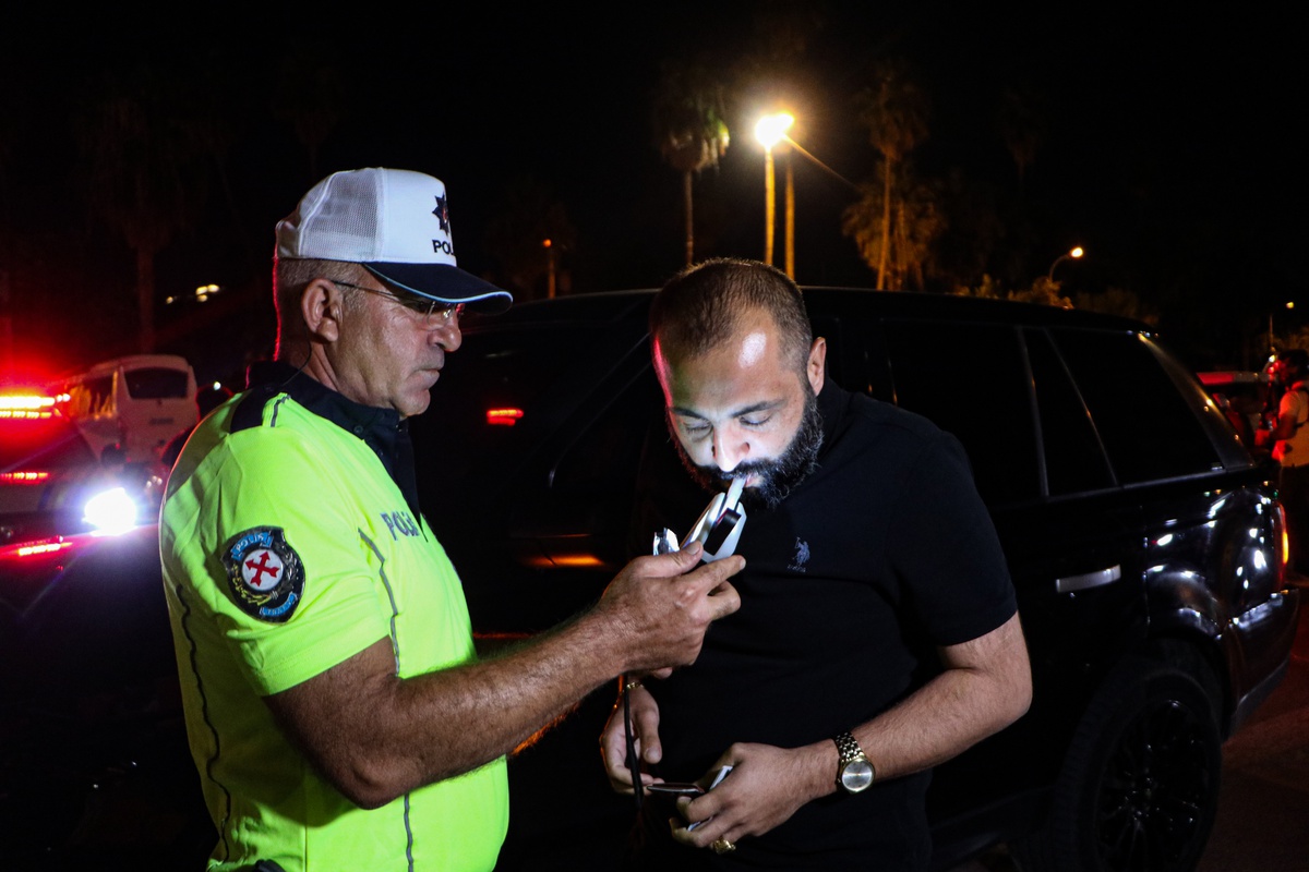 Adana\'da Trafik Denetimi: 42 Sürücüye Ceza