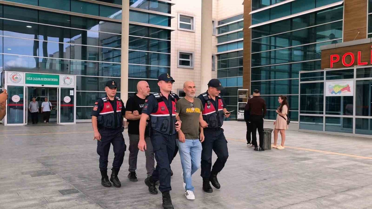 Ezel Akay\'dan Açıklama: Suçlamalara Tepki Gösterdi