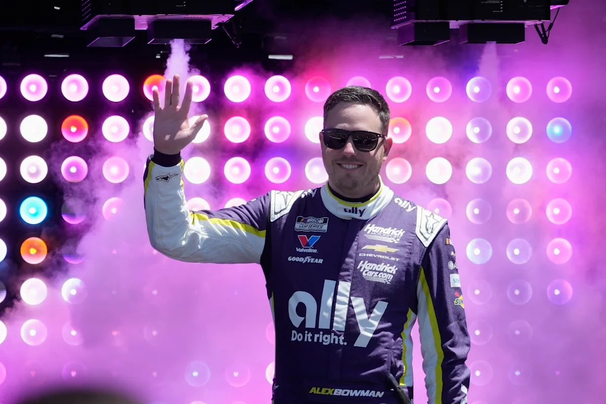 Alex Bowman 2027\'de Emekli Olacağını Duyurdu