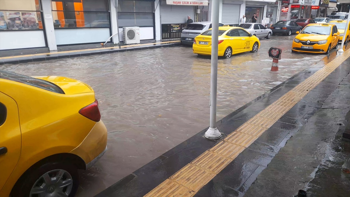 Amasya\'da Sağanak Yağış Hayatı Olumsuz Etkiledi