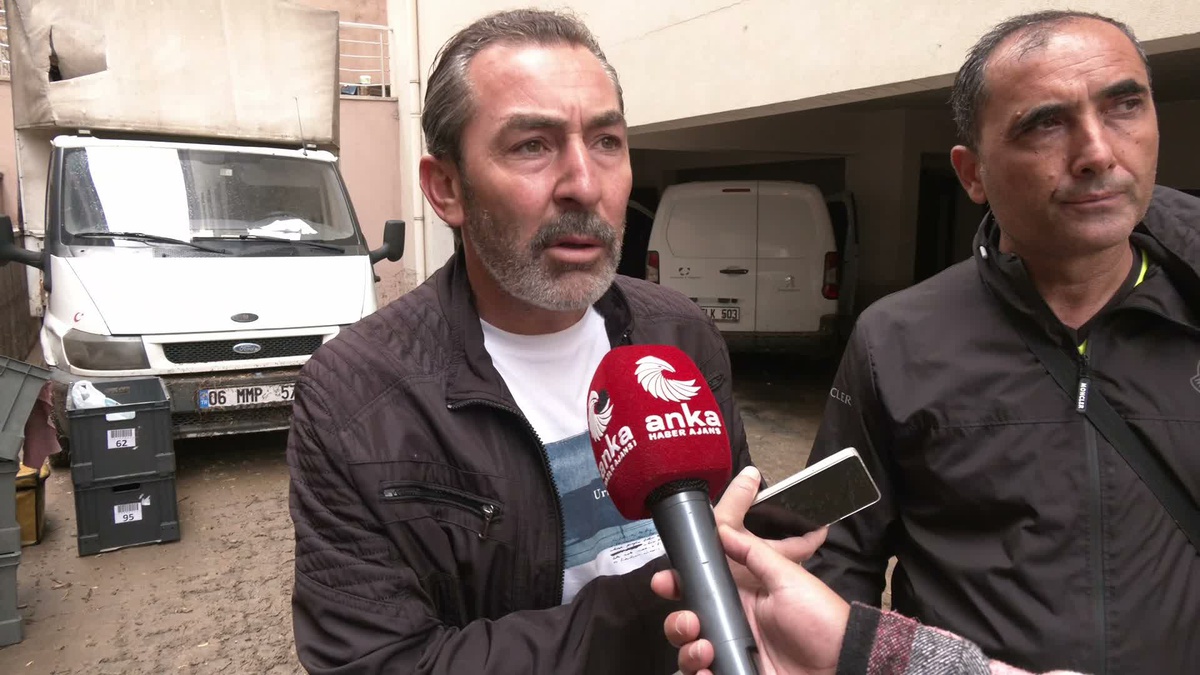 Ankara\'da şiddetli yağış hayatı olumsuz etkiledi