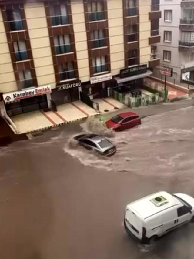 Ankara felç oldu! Yol çöktü, araç çukura düştü