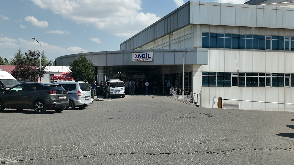 Bingöl\'de Husumetli Aileler Arasında Kavga: 9 Yaralı