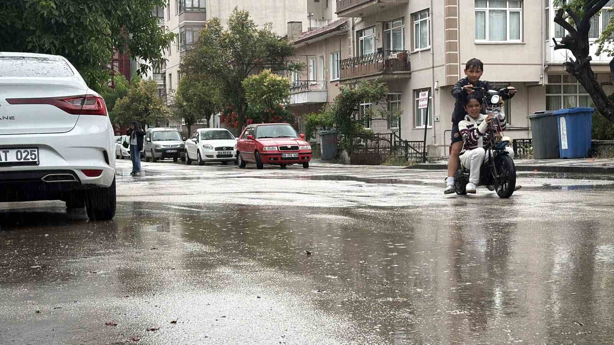 Bolu\'da Sağanak Yağış Hayatı Olumsuz Etkiledi