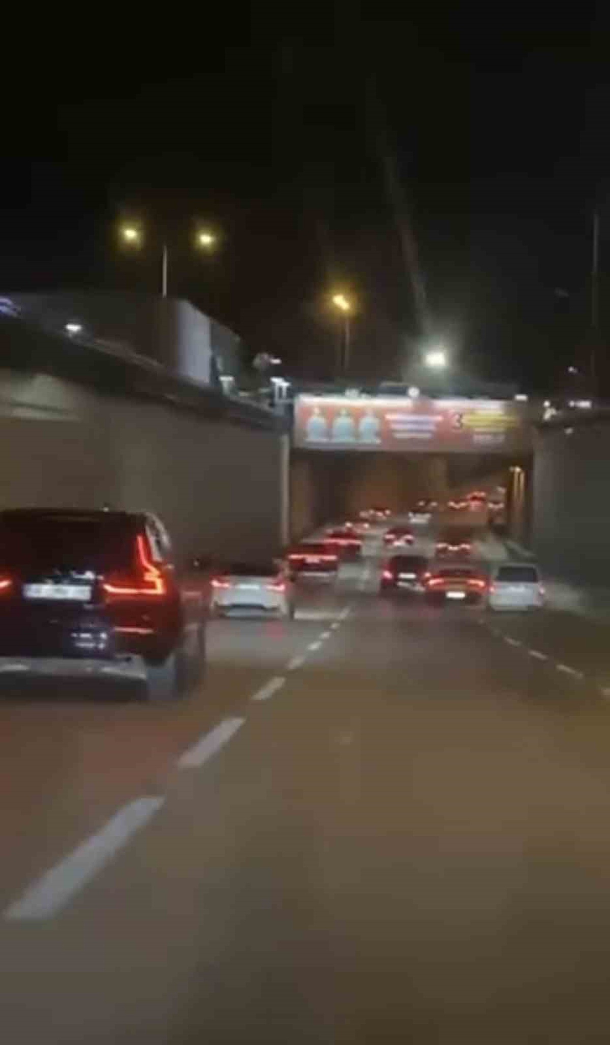 Bursa\'da Lüks Araç Kaza Yapıp Kaçtı