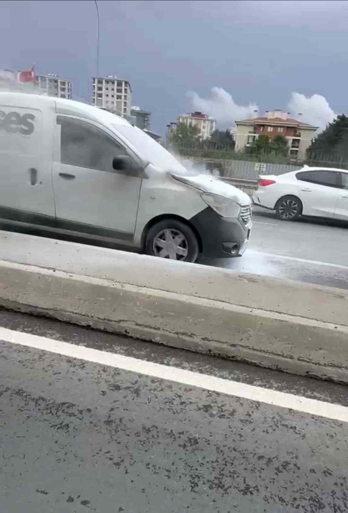 Çekmeköy\'de Otomobil Yangını