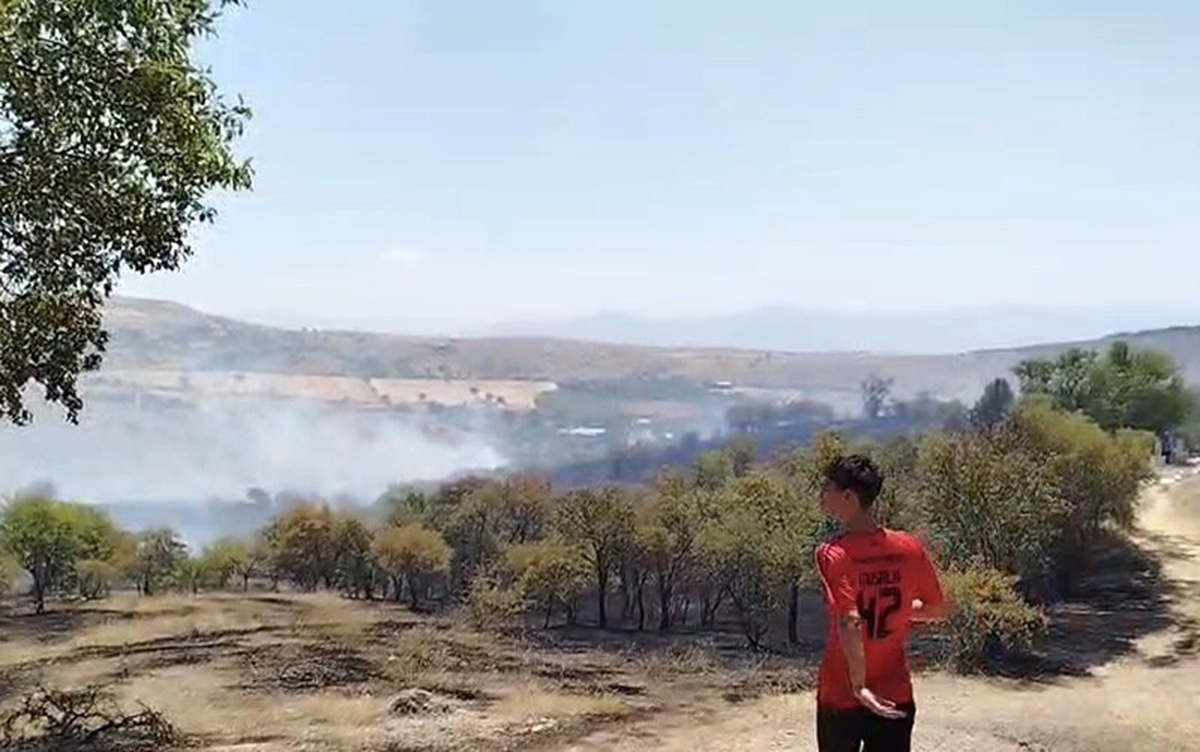 Elazığ\'da Mahallede Yangın Kontrol Altına Alındı