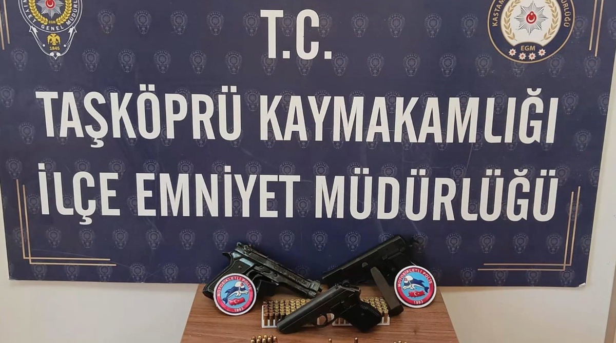 Taşköprü\'de Polis Denetimi: Ruhsatsız Silahlar Ele Geçirildi