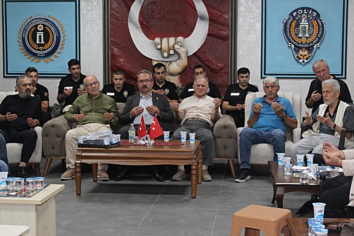 EMŞAV\'dan şehitler için mevlit programı