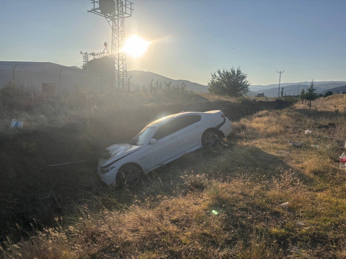 Erzincan-Sivas yolunda kaza: 6 yaralı