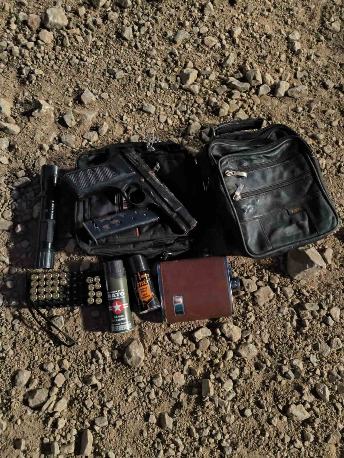Ardanuç\'ta Polis Kılığındaki Hırsızlar Yakalandı