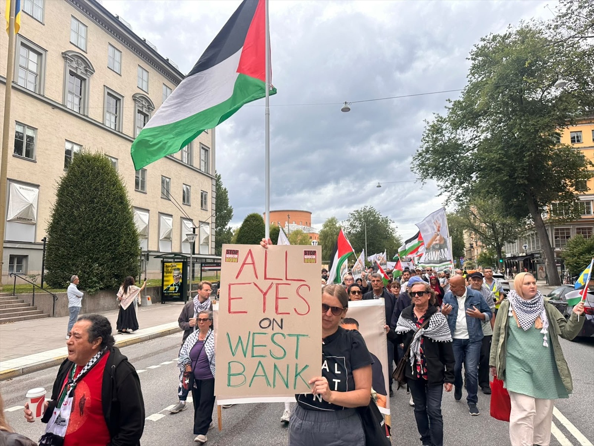Stockholm\'de İsrail Saldırılarına Gösteri