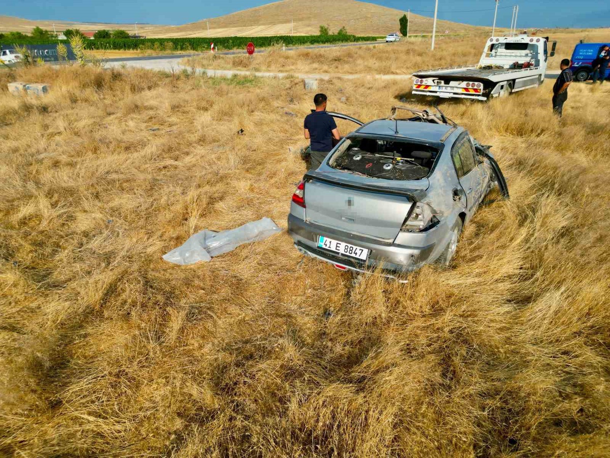Afyonkarahisar\'da Trafik Kazası: 20 Yaşındaki Sürücü Hayatını Kaybetti