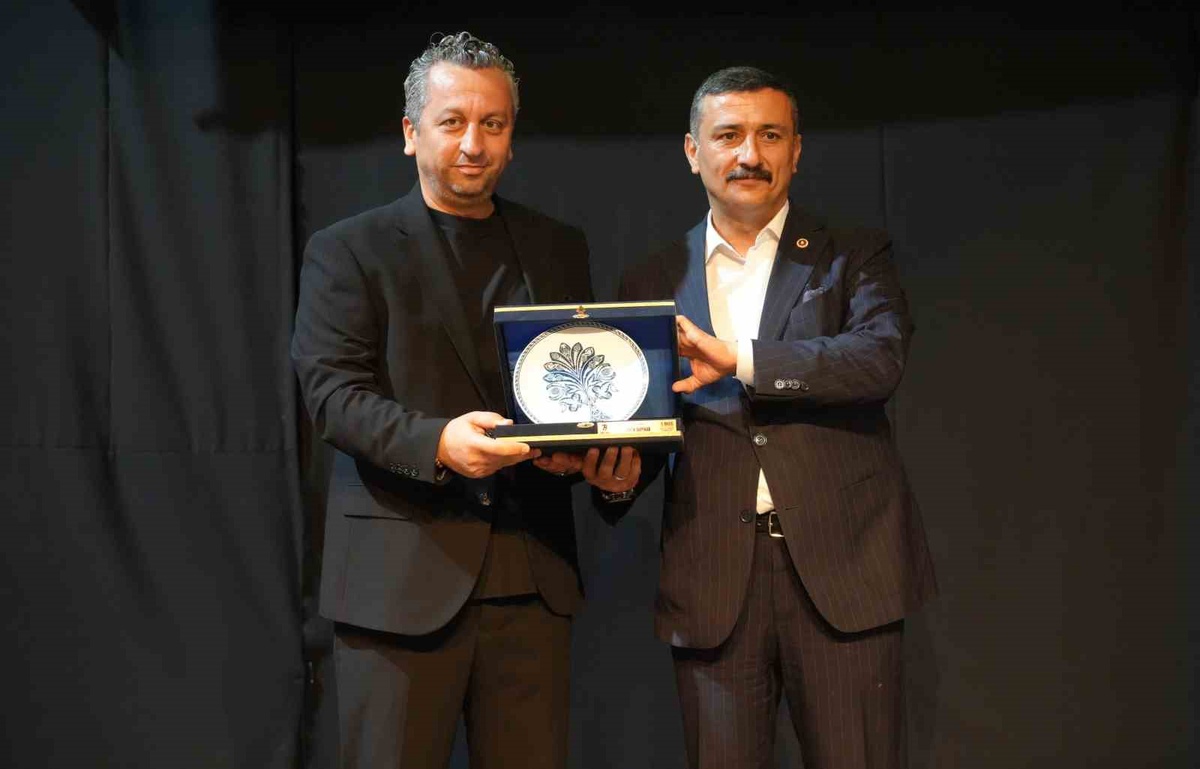 İHA muhabirlerine iki ödül