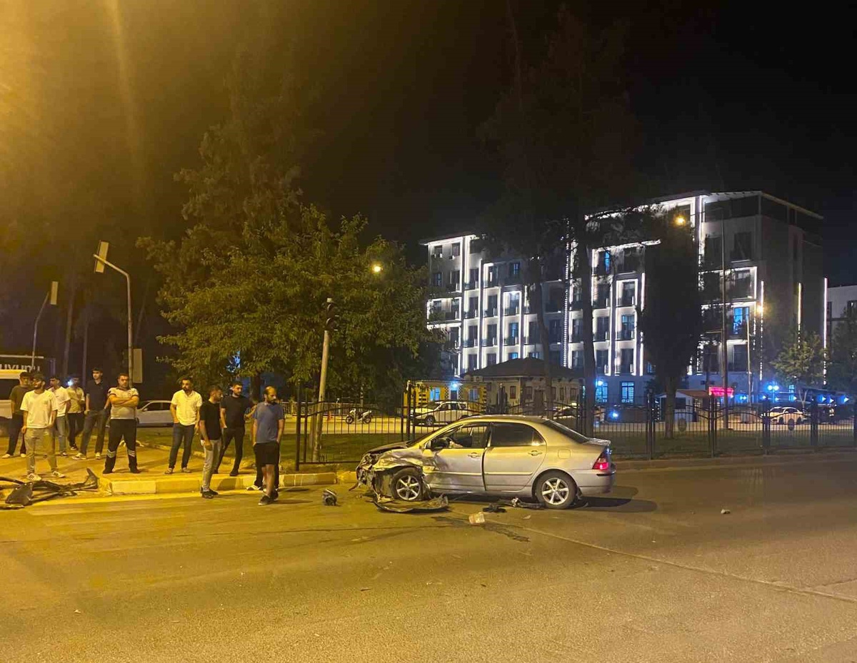 Adıyaman\'da Trafik Kazası: 1 Yaralı