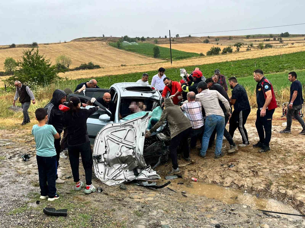 Kastamonu’da üç araç çarpıştı: 1 ölü, 5 yaralı
