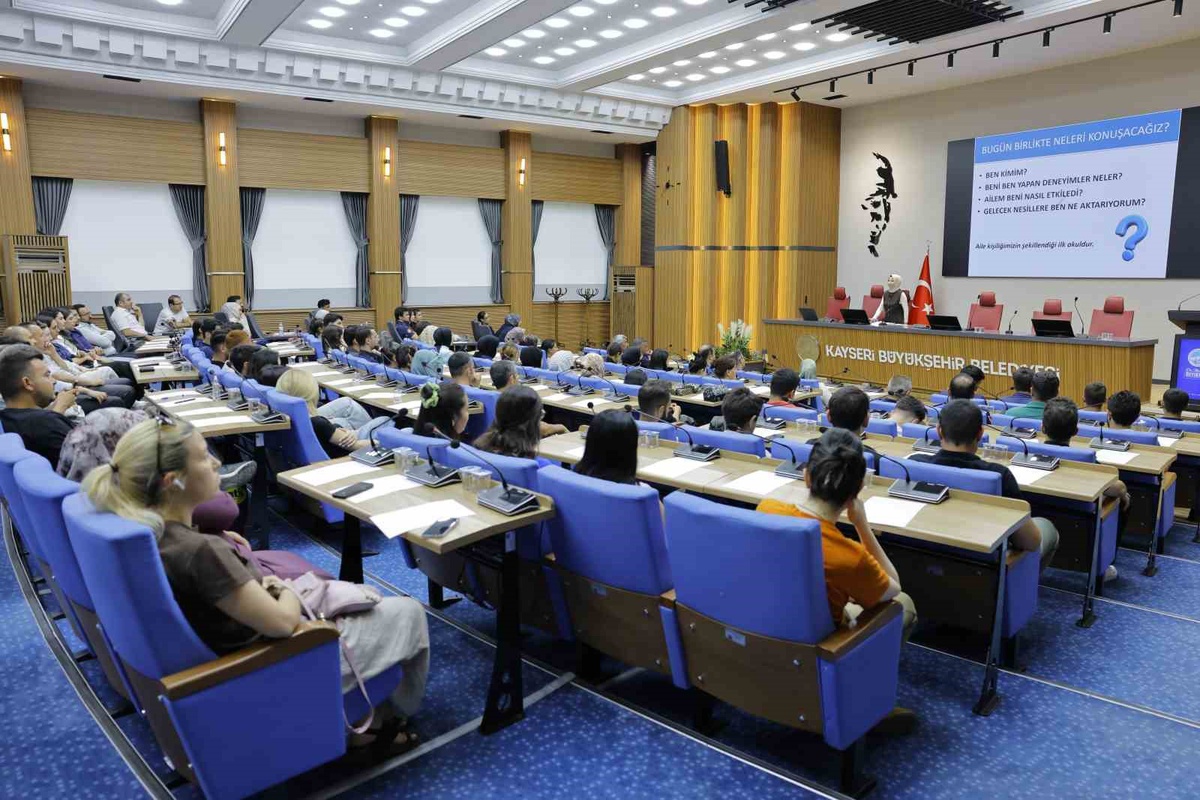 Büyükşehir’den ‘Nesilden Nesil’e Geleceğin İnşası Aile konulu kurum içi eğitim