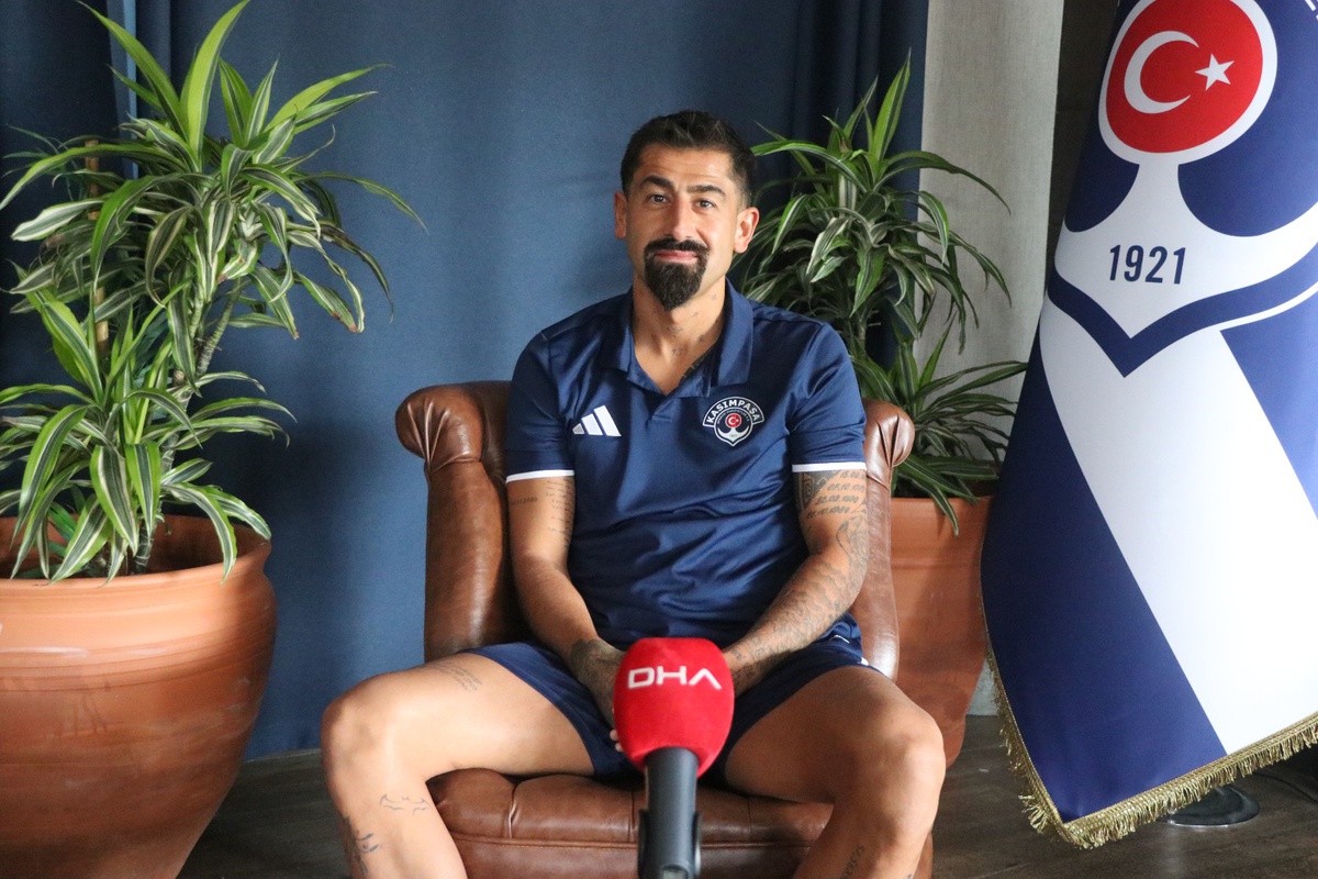 Demirbay: T&uuml;rkiye'de Oynamak Daha Zor