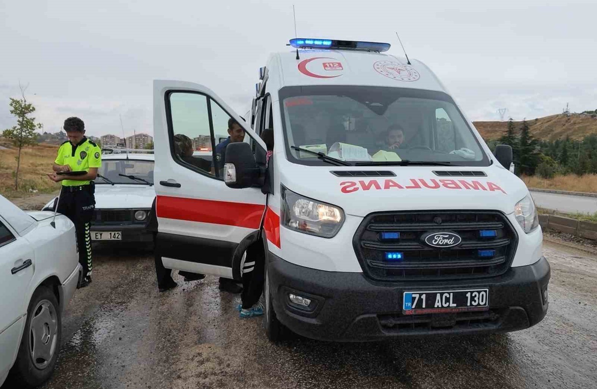 Kırıkkale\'de Trafik Kazası: 3 Yaralı