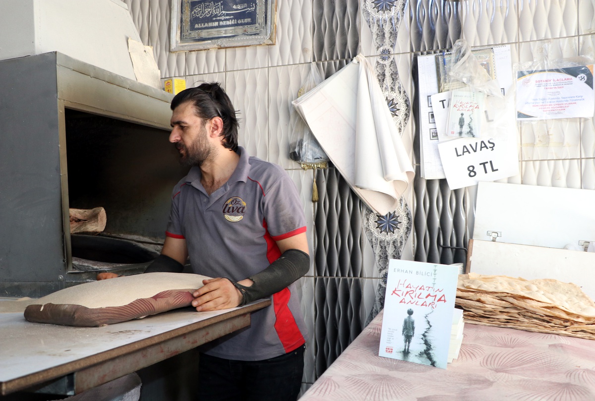 Kardeşiyle Fırın İşleten Yazar
