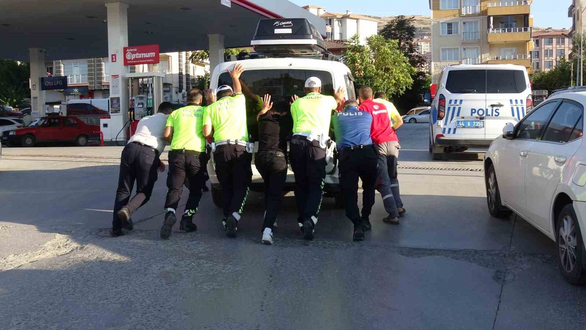 Malatya\'da Zincirleme Kaza: 4 Yaralı