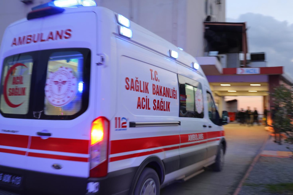 Evinde intihar girişiminde bulunan hamile kadın yaşam mücadelesi veriyor