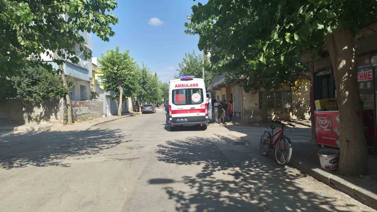 Adıyaman\'da 7 Yaşındaki Çocuk Merdivenden Düştü