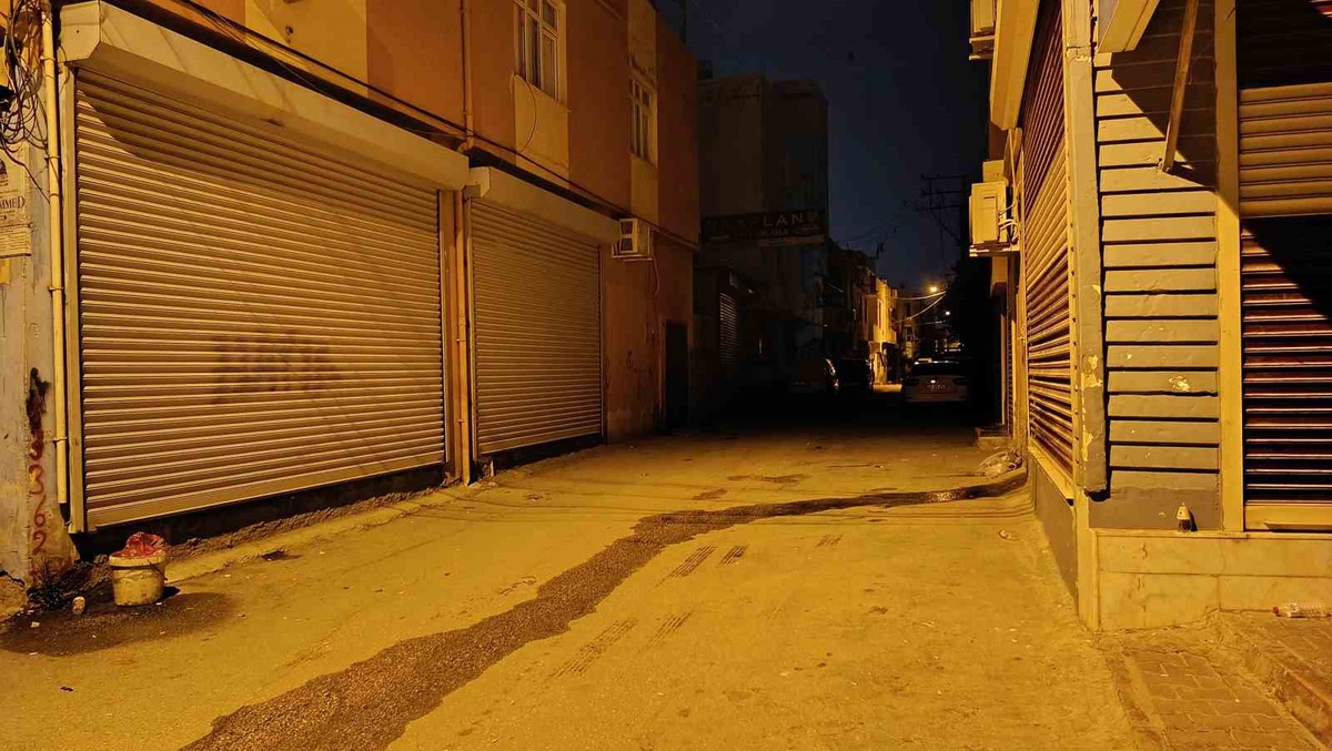 Adana\'da Silahlı Saldırı: 24 Yaşındaki Kadın Hayatını Kaybetti