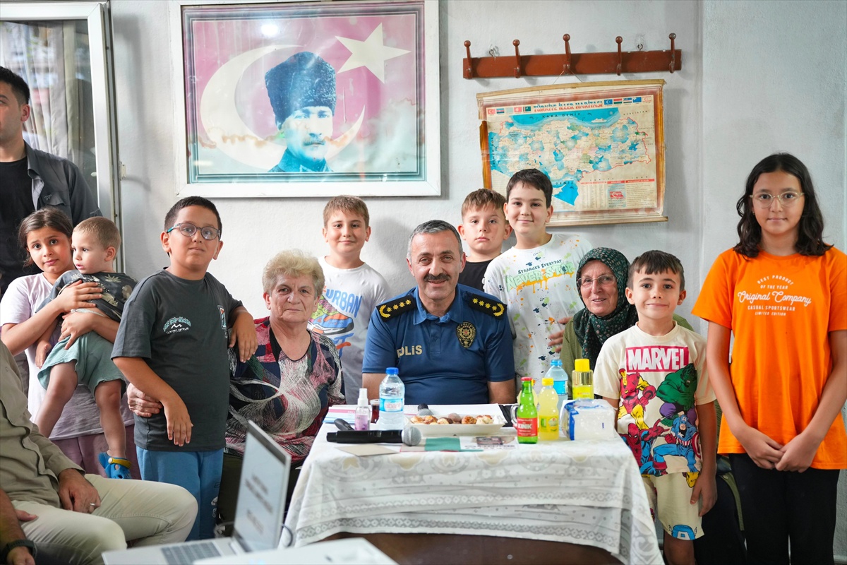 Emniyet Müdürü\'nden Mahalle Buluşması