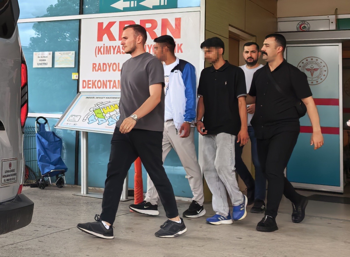 İnegöl\'de Kolyeyi Çalan İki Şüpheli Yakalandı