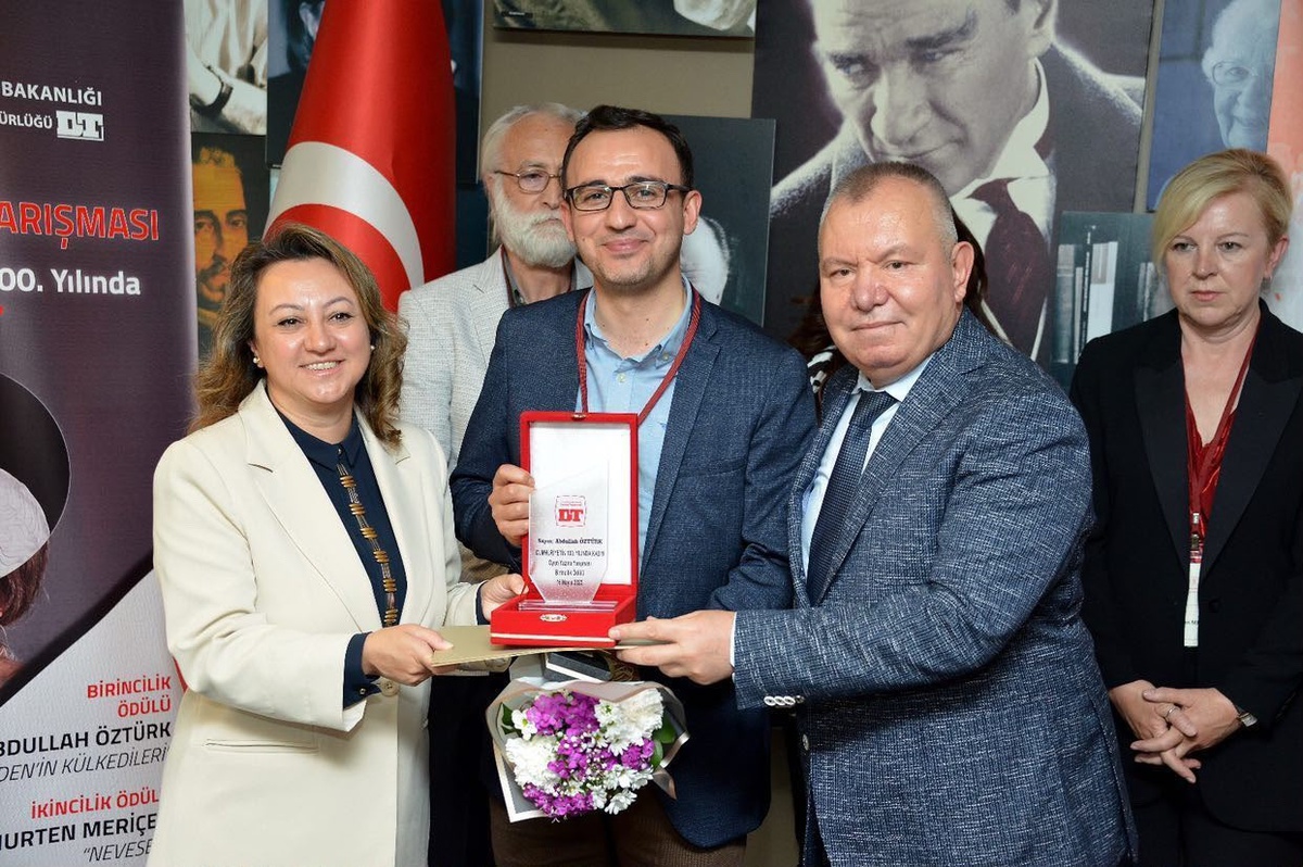 Mühendislikten Tiyatroya: Abdullah Özyurt\'un Hikayesi