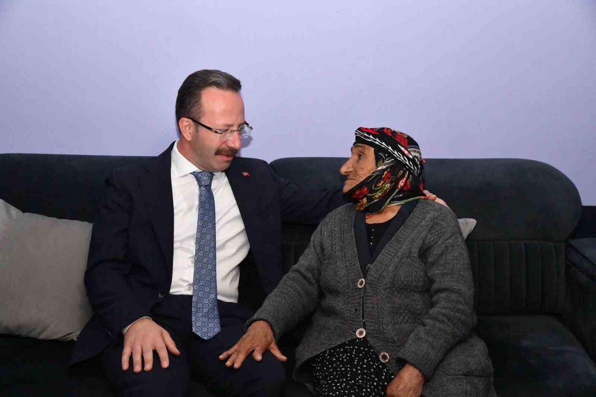 Vali Yamlı, Şehit yakınının mesajına kayıtsız kalmadı; Aileyi evinde ziyaret etti