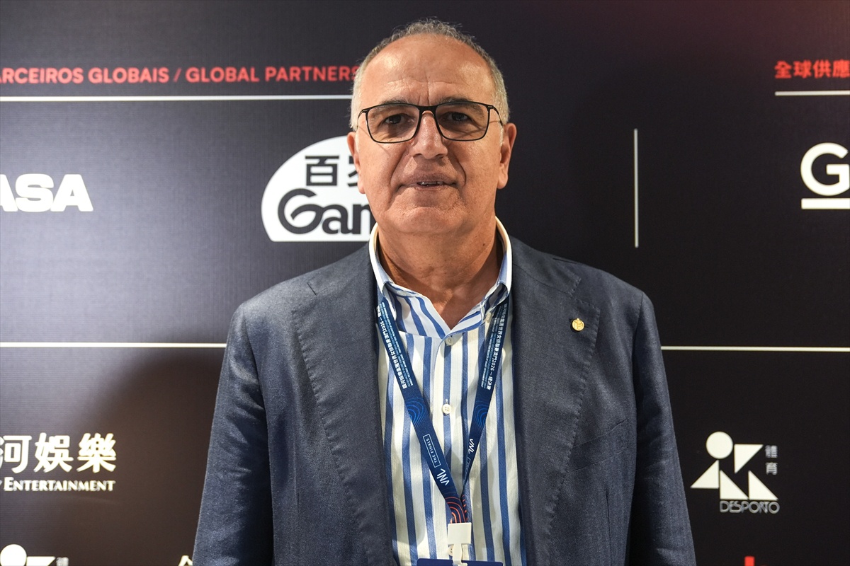 Voleybol Takımı'ndan Üstündağ'a Güven