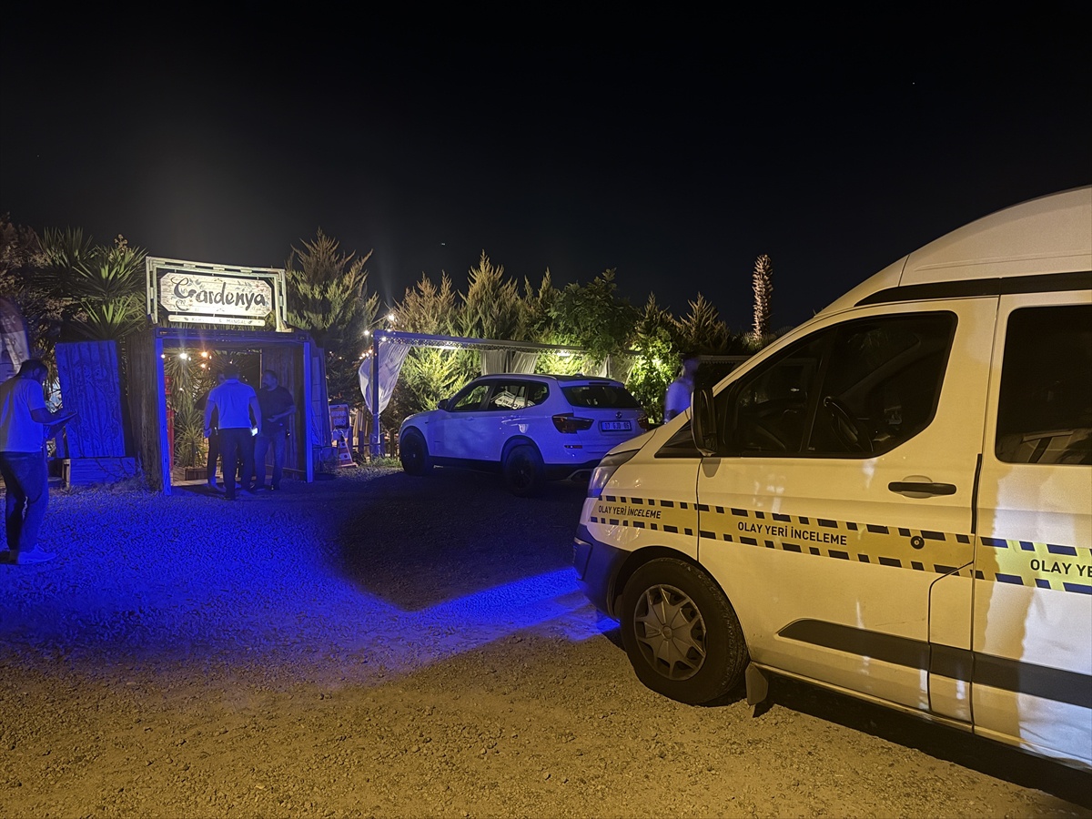 Antalya\'da Restoranda Silahlı Kavga: 3 Yaralı