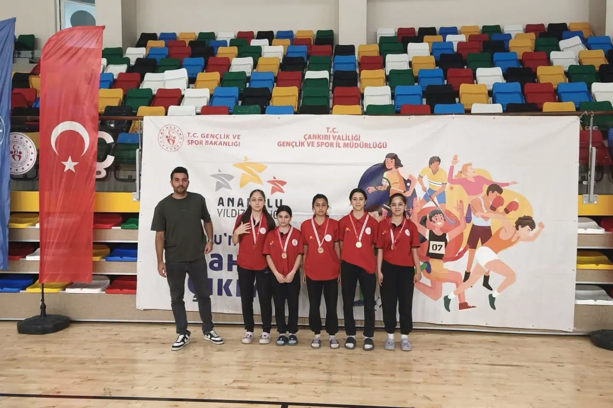 Sivas Badminton Takımları Yarı Finale Yükseldi