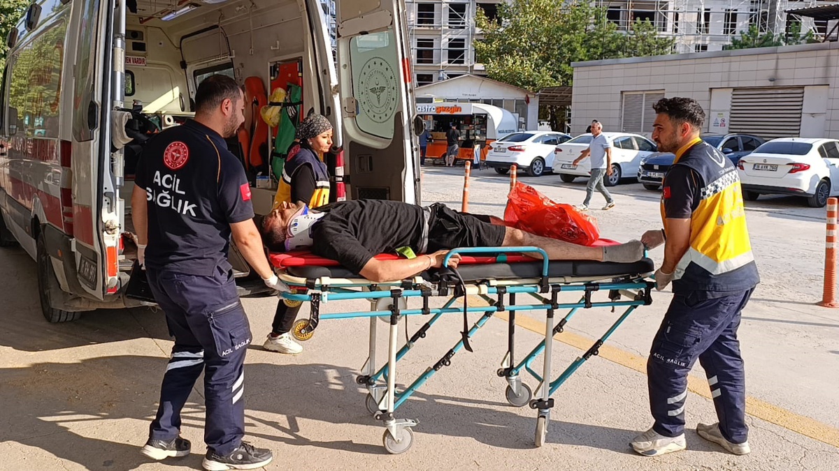 İnegöl\'de Trafik Kazası: 2 Yaralı