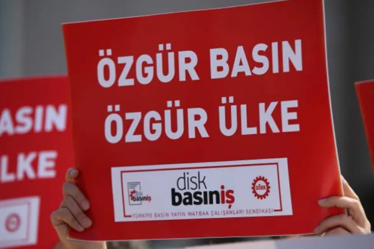 DİSK\'ten Tekin\'e Kınama