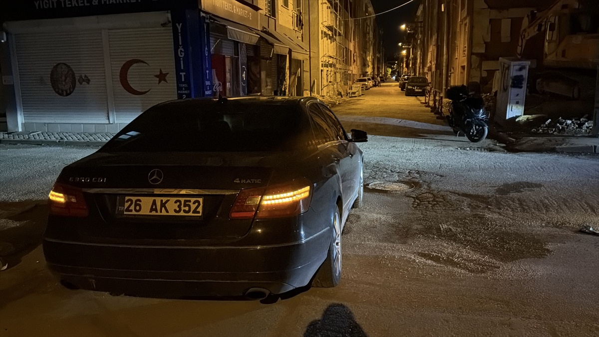 Tepebaşı\'nda Trafik Kazası: Motosiklet Sürücüsü Yaralandı