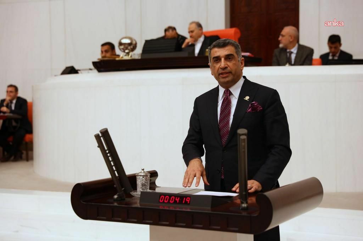 CHP\'de başkanvekili seçiminde gerilim: Gürsel Erol adaylıktan çekildi, bazı vekiller salonu terk etti