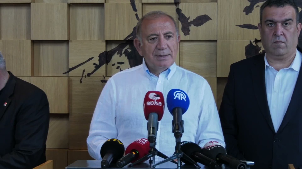Gürsel Tekin'den 'figüran üye' iddialarına ilişkin açıklama: 'Bu FETÖ'vari tezgahın sorumluları ortaya çıkarılmalı'