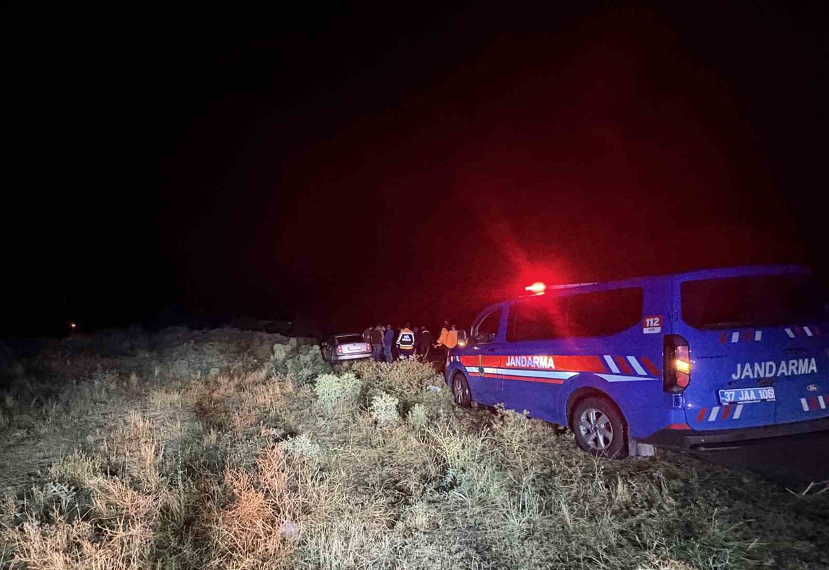 Tosya\'da Trafik Kazası: Sürücü Yaralandı