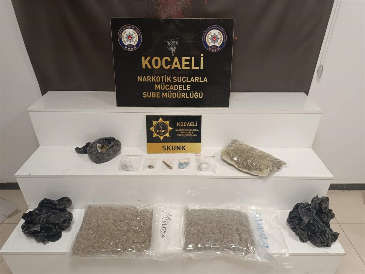 Kocaeli\'de uyuşturucu operasyonu: 2 tutuklama, 5 serbest