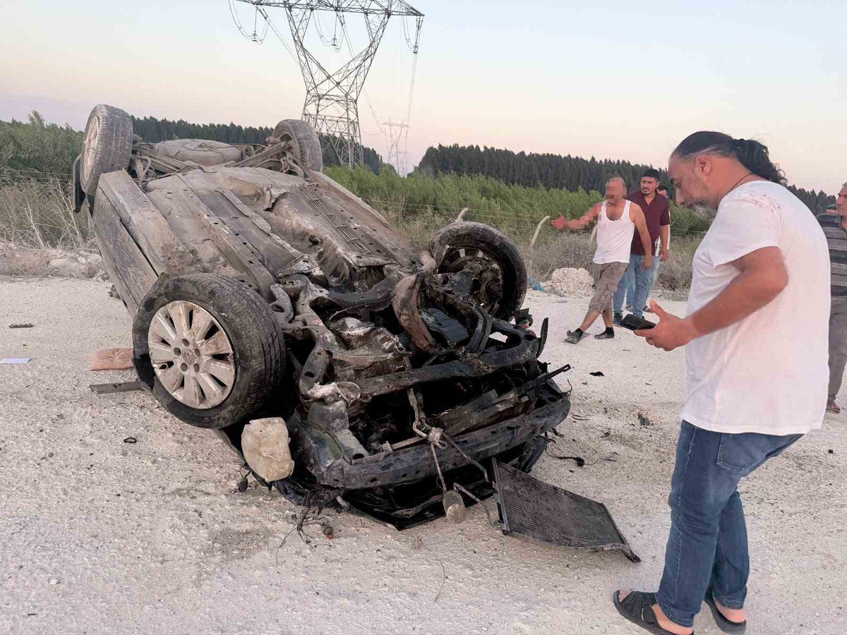 Tarsus\'ta Çarpışmalı Trafik Kazası: 1 Ölü, 1 Yaralı