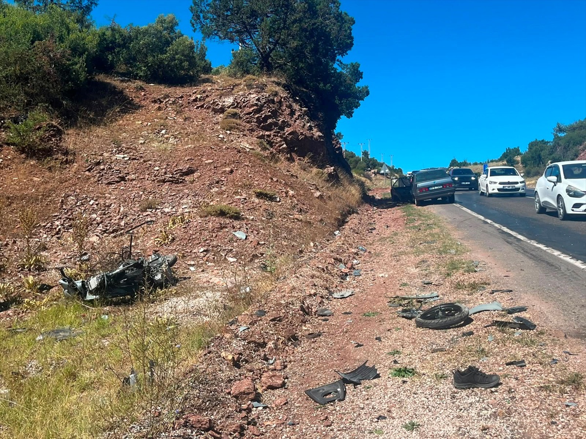 Muğla\'da Trafik Kazası: 1 Ölü, 2 Yaralı