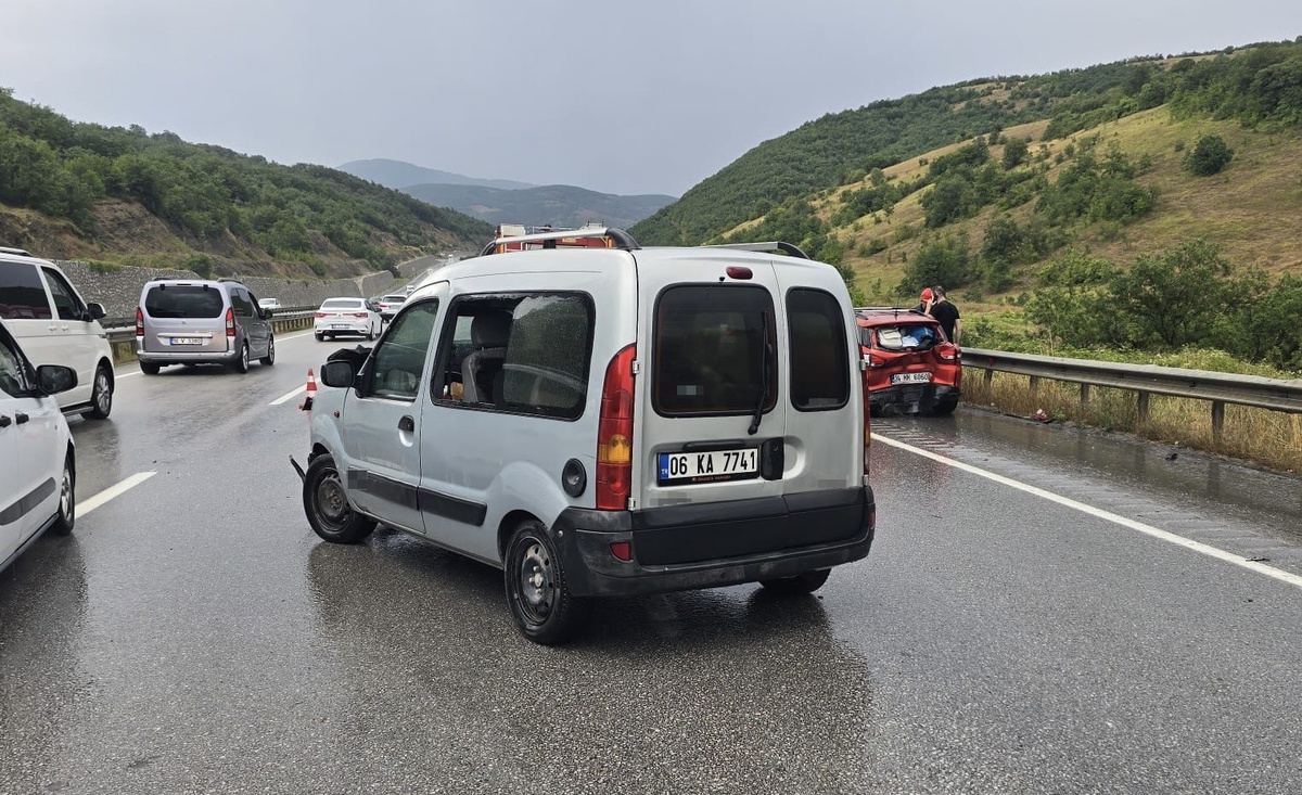 Samsun\'da Trafik Kazası: 4 Yaralı