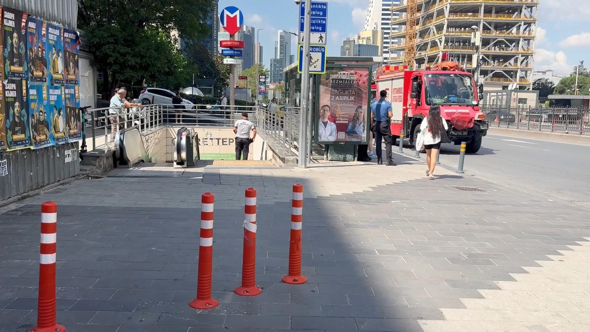 Metroda Denge Kaybı: Engelli Genç Raylara Düştü