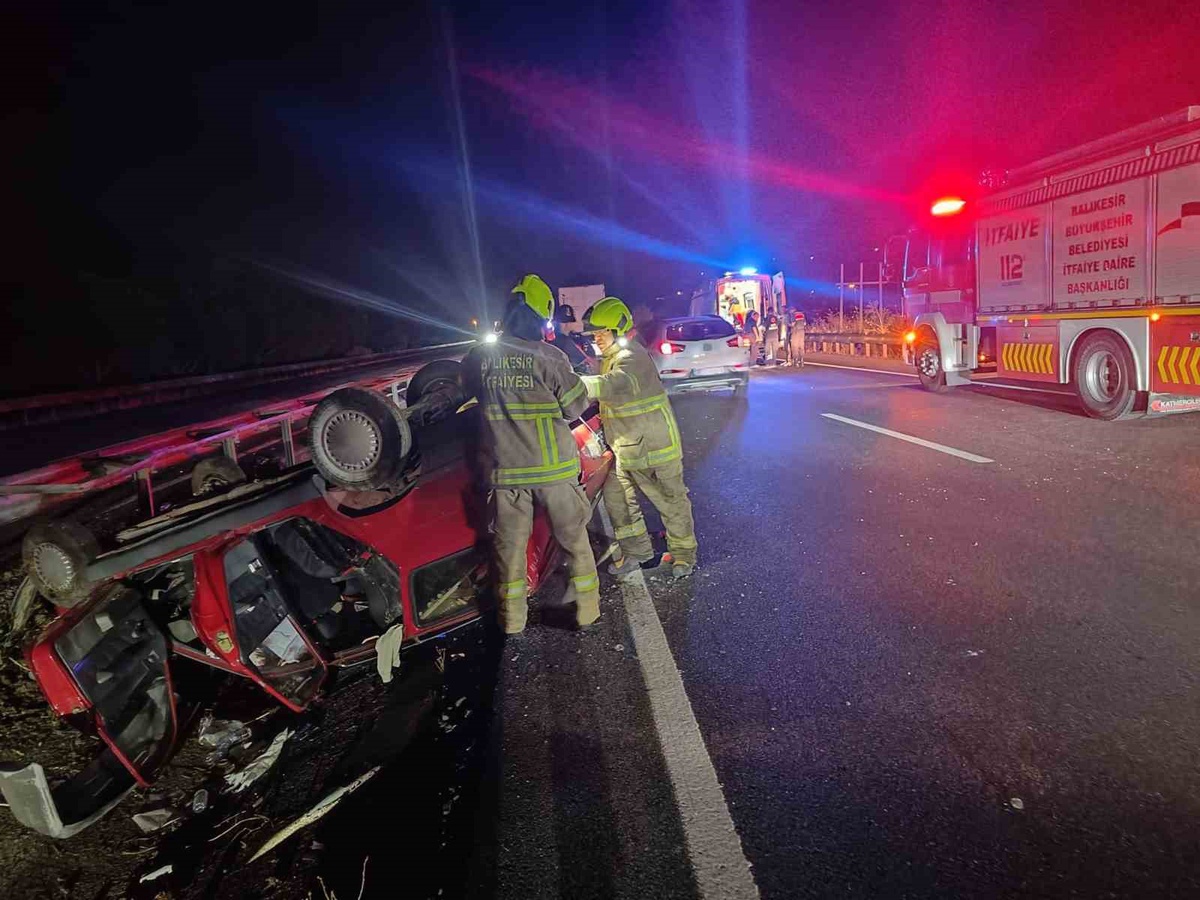 Susurluk’ta trafik kazası: 1’i çocuk 5 yaralı