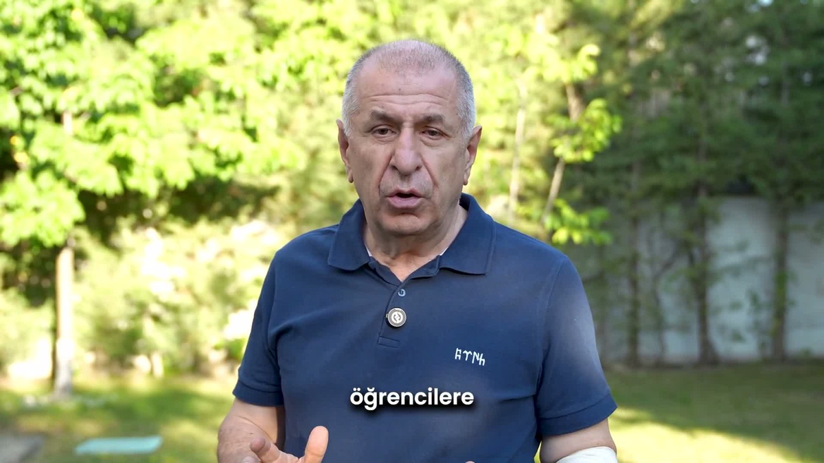 Özdağ\'dan Başarılı Öğrencilere Pasaport Müjdesi